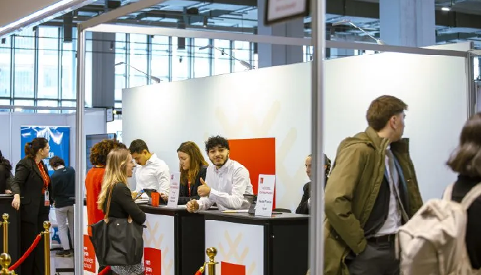 EMLYON